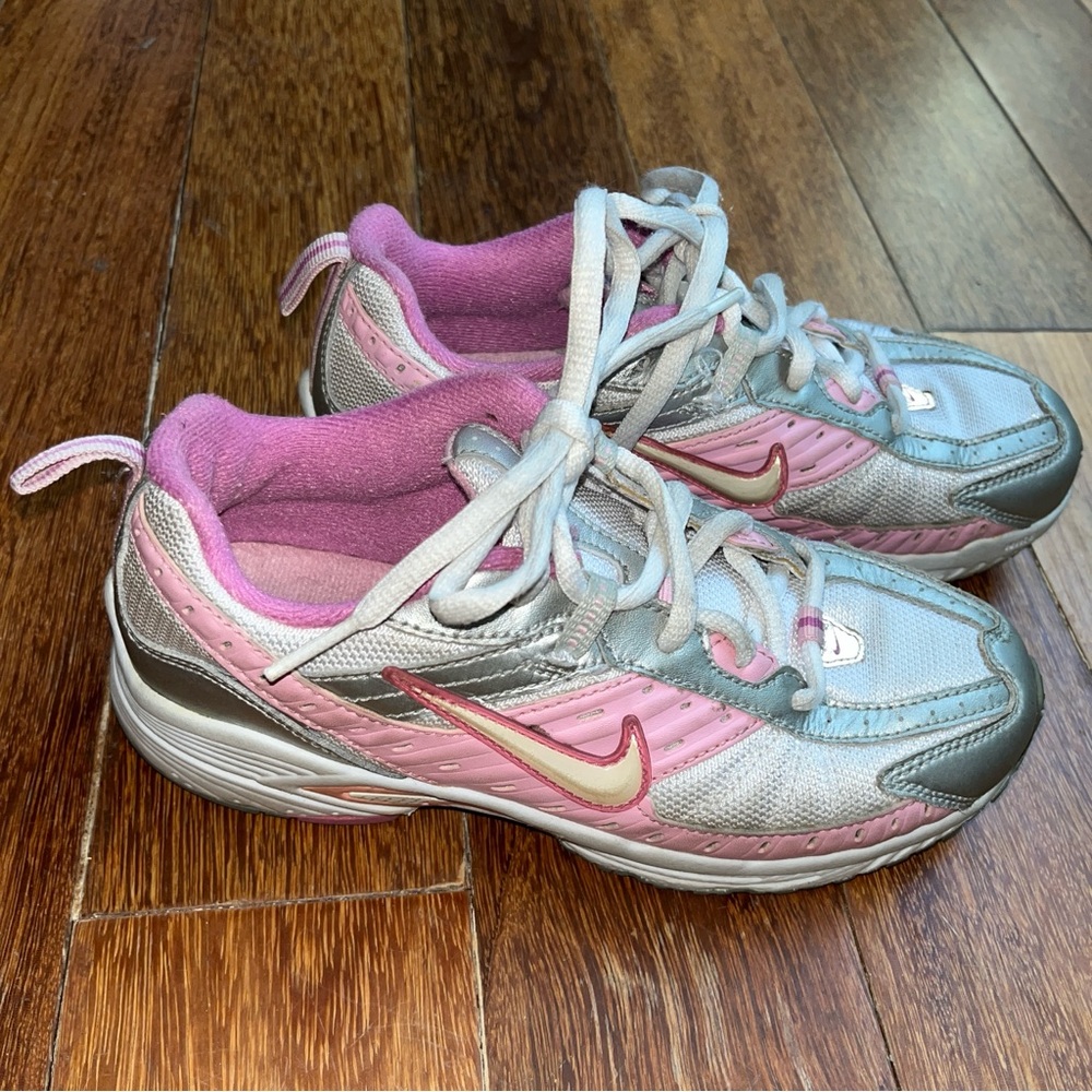 NIKE Athletic Running Sneaker sz Girls 2.5 Pink/White/Silver #313693111 Vintage